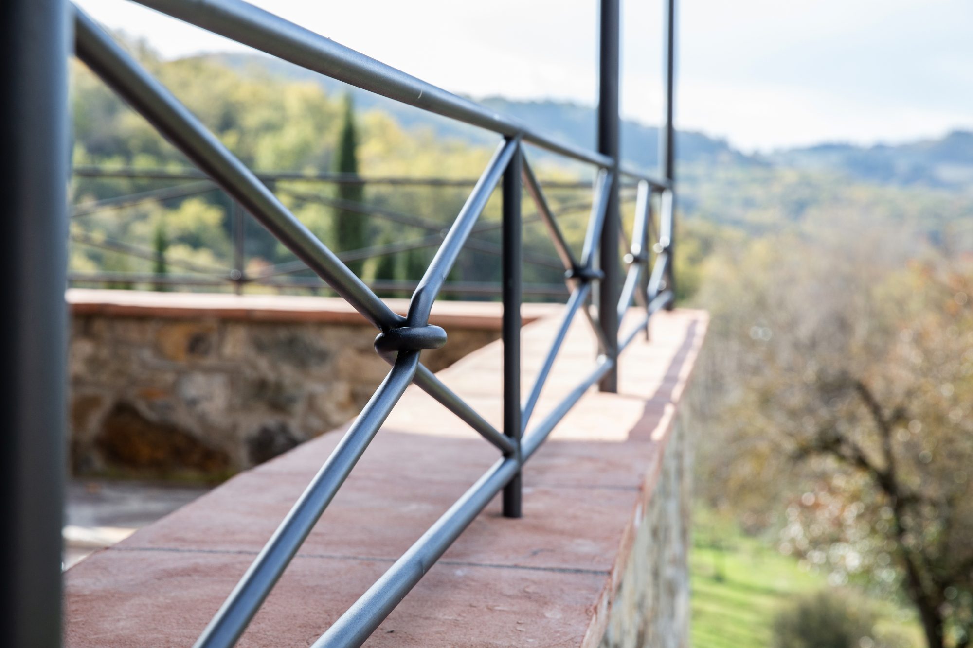 Realizzazione ringhiere in ferro - ringhiere in ferro battuto per balconi -  Roma - Laferpi